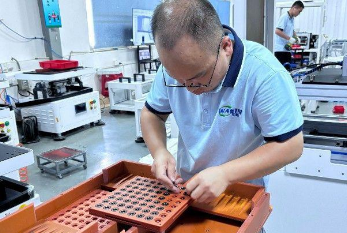 微小零件摆盘自动化筑牢精密制造良率防