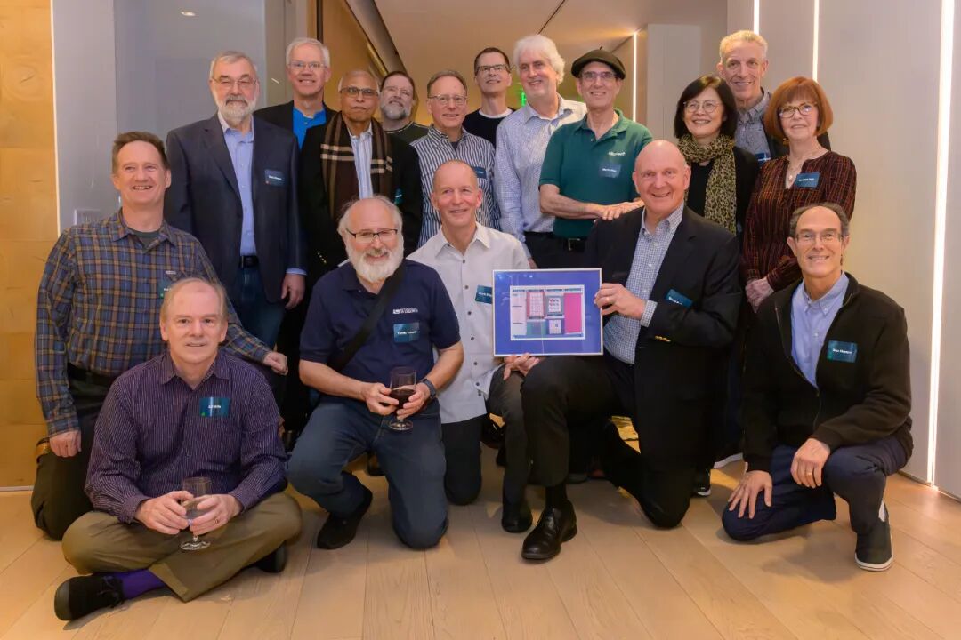 Windows 1.0核心开发团队时隔40年后重聚，鲍尔默忆往昔！